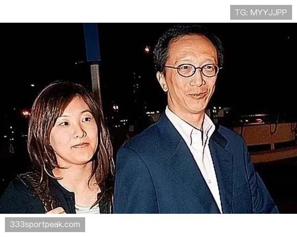 伏明霞随手一张家照，豪气得让我这个月工资都像零头